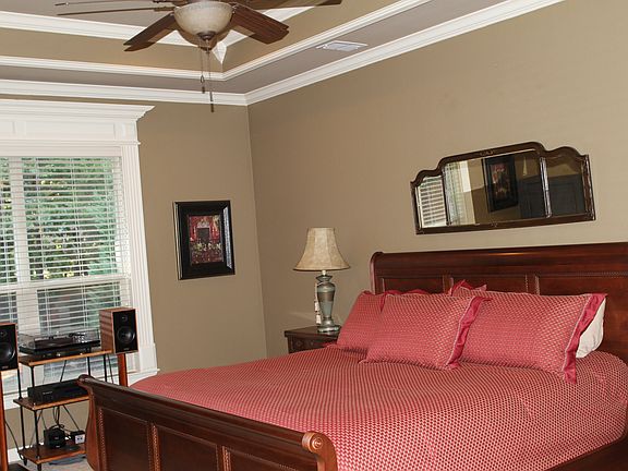 5th image of 16 Hanna Ln