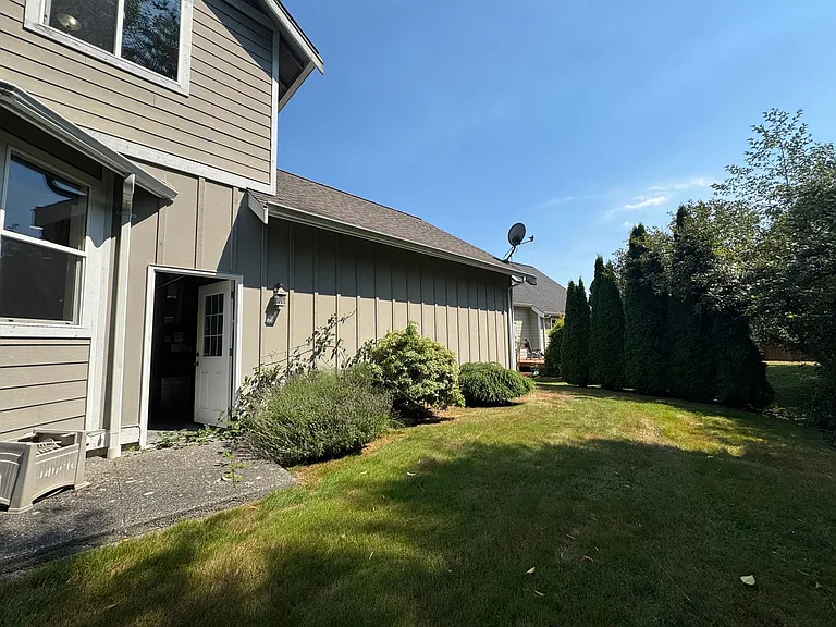 4467 Castlerock Dr — Photo 36