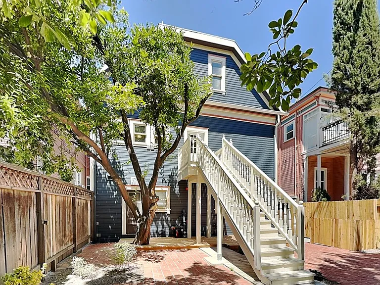 2620 J St — Photo 15