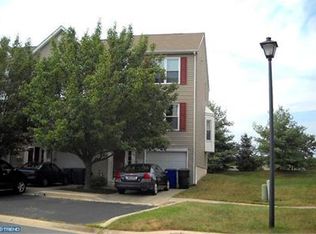 86 Versailles Ct, Newark, DE 19702