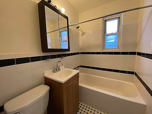 4th image of 31-01 Healy Ave #3
