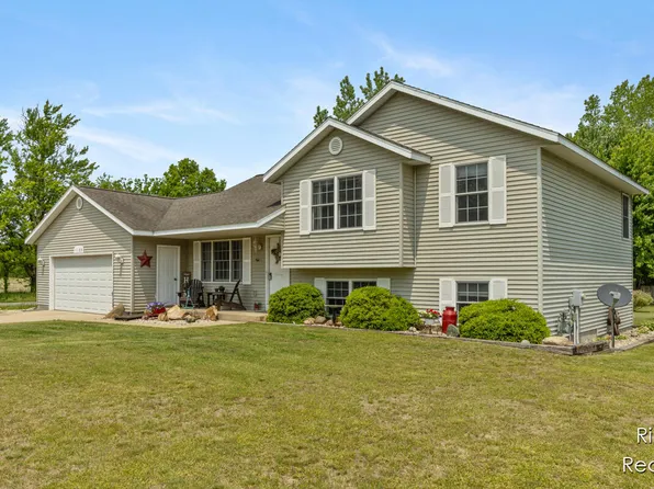 11185 Stanton St, West Olive, MI 49460