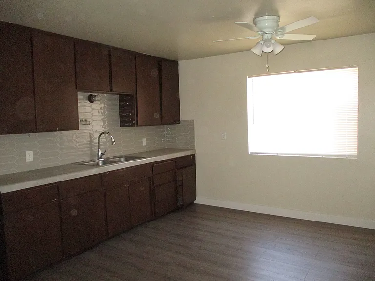 3145 N F St — Photo 3