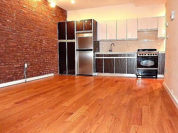 2nd image of 668 Park Pl #1
