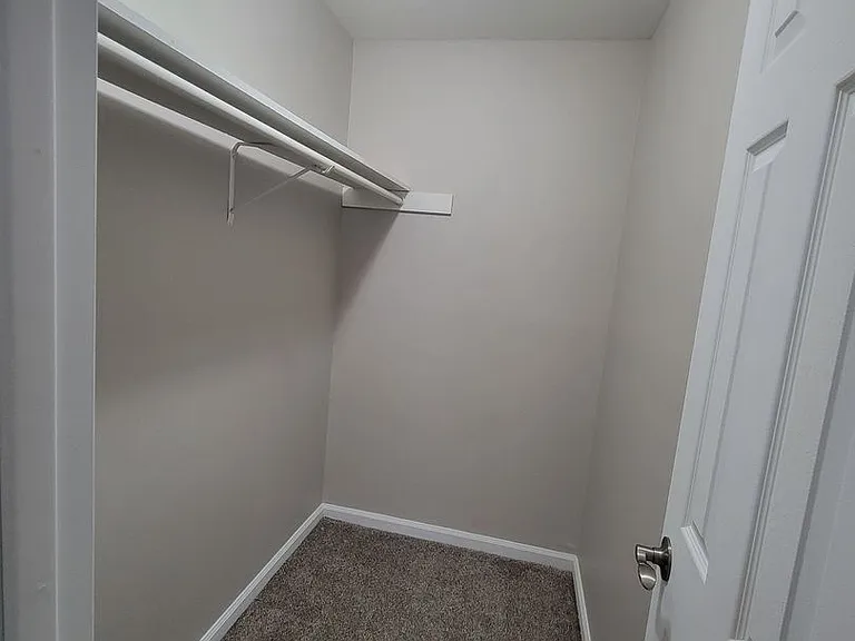 Country Gardens Apartments — Photo 28
