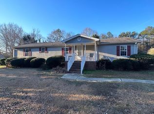 112 Foothills Trl, Gray Court, SC 29645