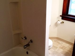 805 W Depot Ave APT C, Fairfield, IA 52556