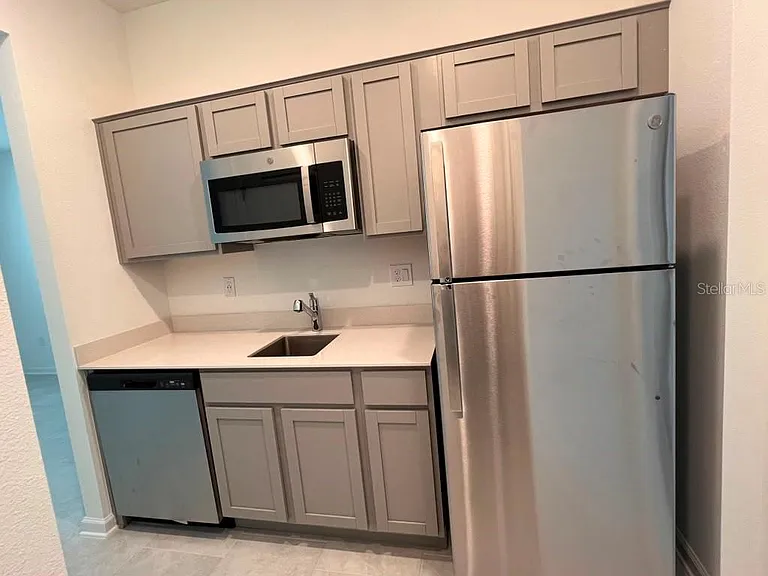Peach Creek Dr — Photo 2