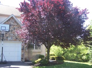 32 Dewitt Ln #61, Hillsborough, NJ 08844