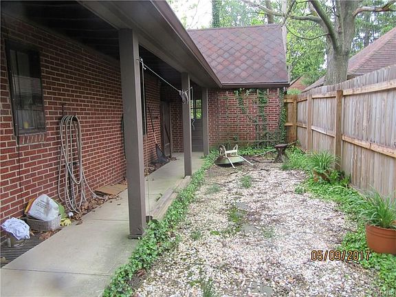 2nd image of 2133 University Pl