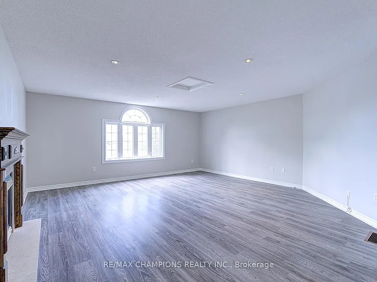 20 Bell St — Photo 30