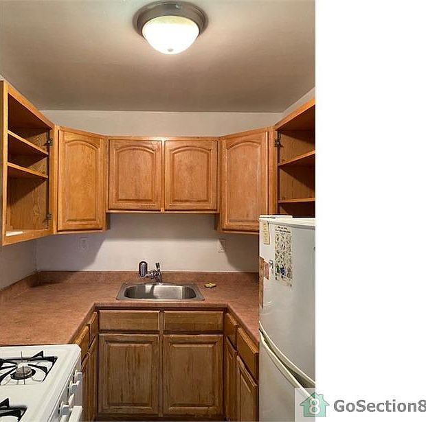 1st image of 15512 107th Ave APT 1