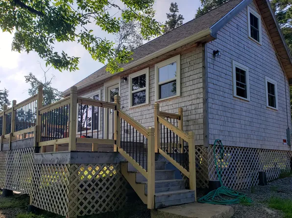 424 Minturn Road, Swans Island, ME 04685