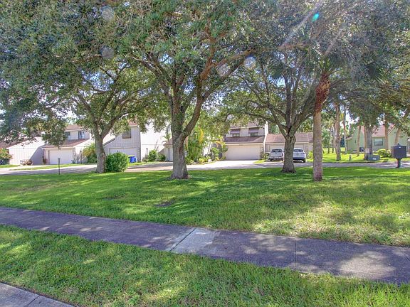 3rd image of 1236 Admiralty Blvd