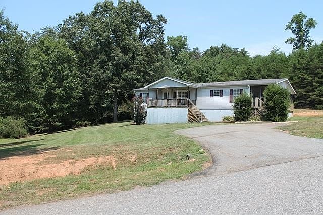1st image of 33 Mountain Pointe Dr