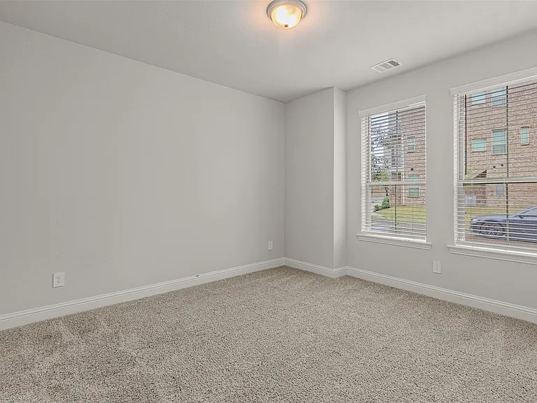 2236 Palomino St — Photo 10