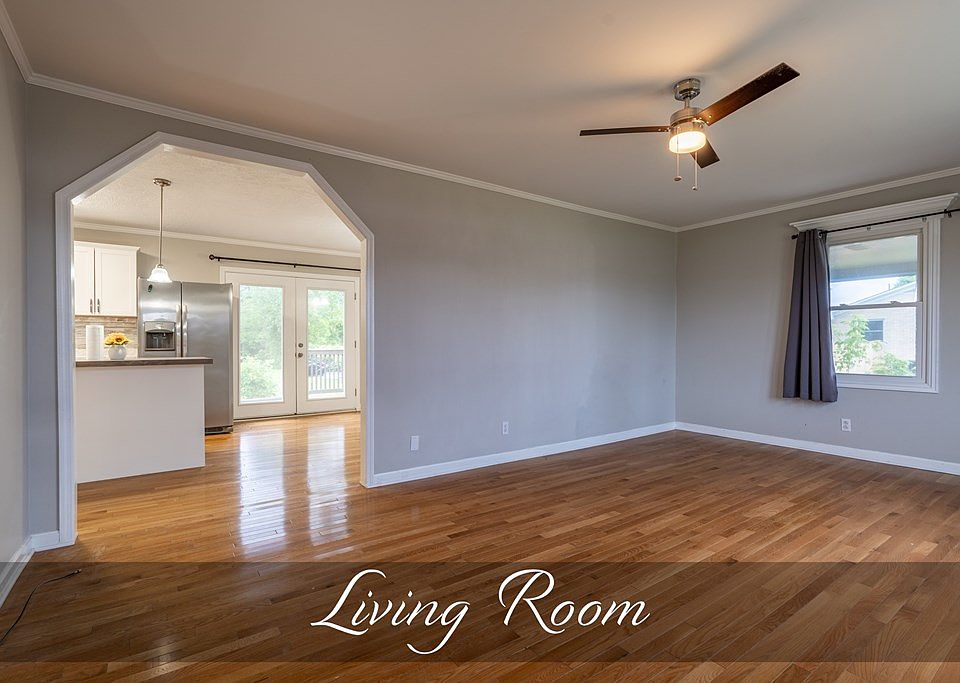 2nd image of 381 N Spring St