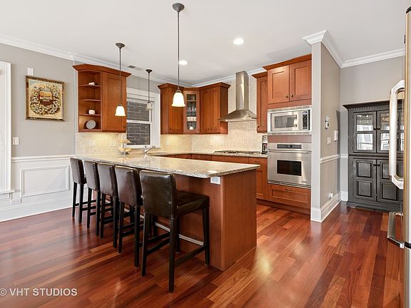 4th image of 3709 N Ashland Ave #2N