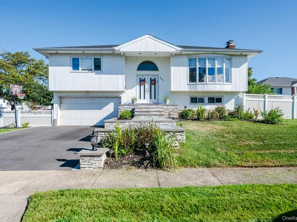 341 Green Court, Oceanside, NY 11572