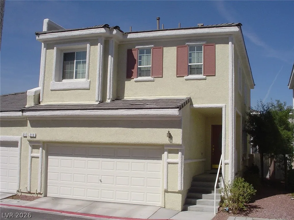 3 bed, 2.5 bath, 1623 sqft, $2,050 — Photo 2