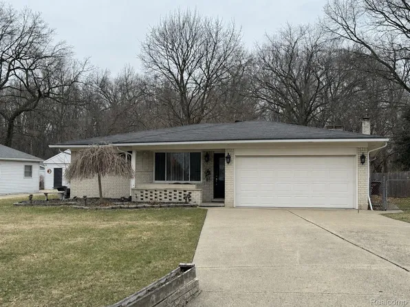 7671 Smiley Ave, Shelby Township, MI 48316