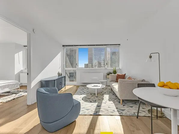 43-10 Crescent St, Long Island City, NY