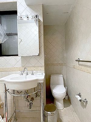 5th image of 2082 Fredrick Douglass Blvd #2C