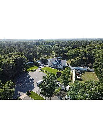 4th image of 1 Sommerset Dr