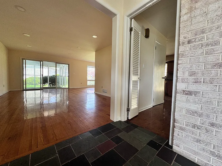 6026 Clubhouse Ln — Photo 5
