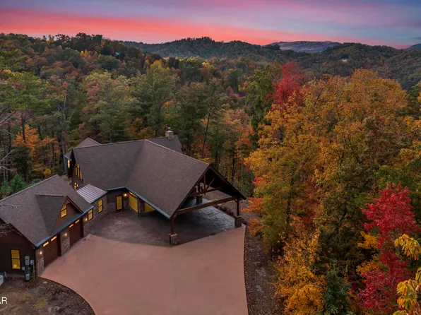 2438 Hickory Knoll Ln, Sevierville, TN 37862