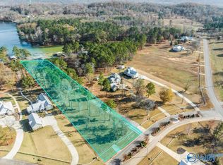 17 Lake Pointe Cir, Scottsboro, AL 35769