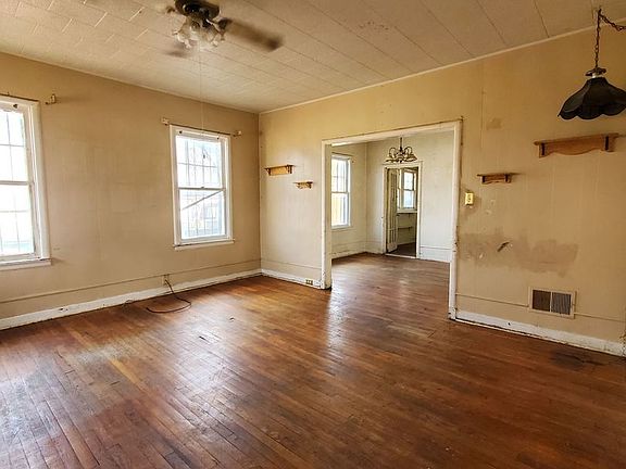 3rd image of 815 MCKINLEY AVE