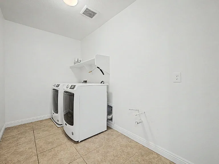 20515 W Maiden Ln — Photo 36