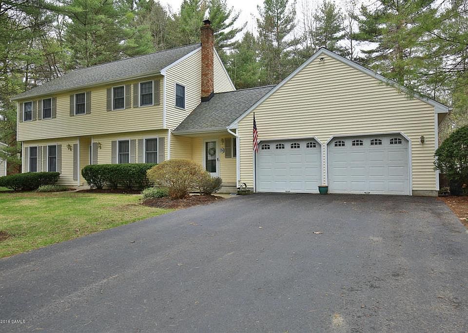 1st image of 28 Rolling Hills Dr