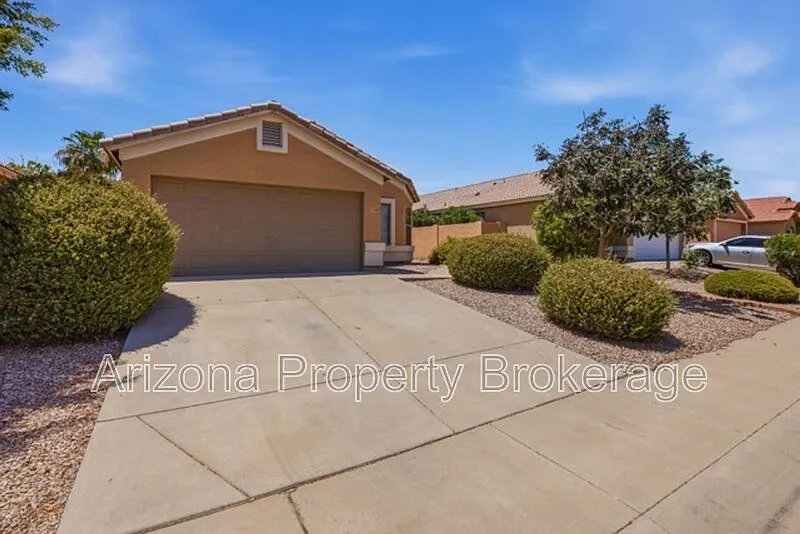 4 bed, 2.0 bath, 1505 sqft, $1,750 — Photo 3