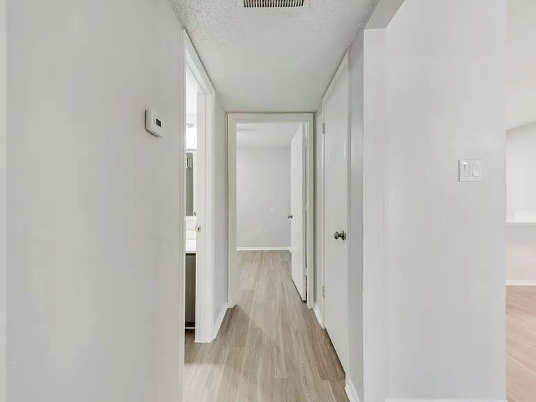 1200 Pecan Square Dr #8 — Photo 3