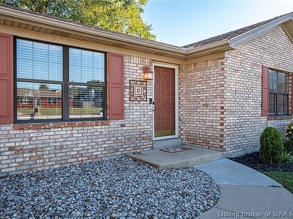 2nd image of 81 Fieldstone Court