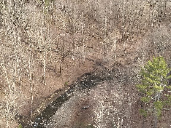 3rd image of 72 Locust Hill Rd