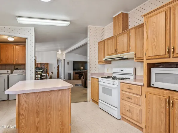 7684 W Touchstone St, Tucson, AZ 85735