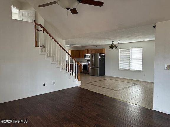 4th image of 399 Horseshoe Road