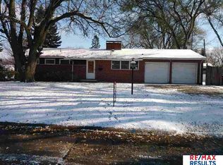 711 Pluma Dr, Bellevue, NE 68005
