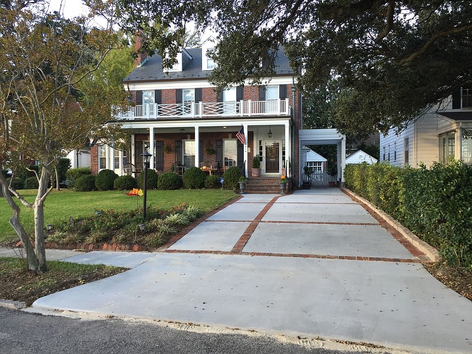 2nd image of 916 Cambridge Pl