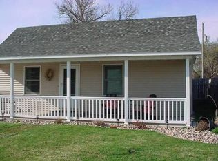 304 W Pine St, Doniphan, NE 68832