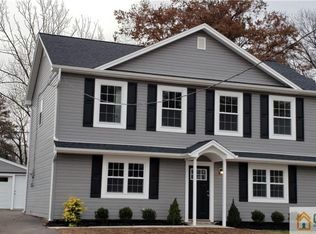 18 Colfax Rd, Edison, NJ 08817