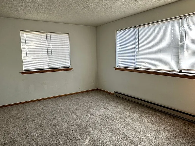 759 W 24th St — Photo 11