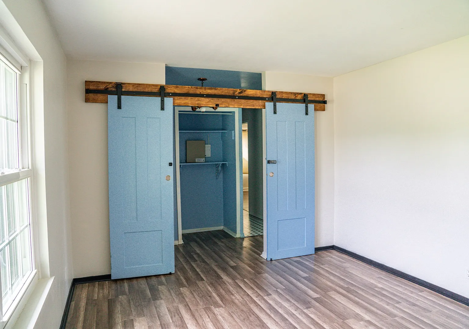 142 Meadow Glen Dr — Photo 2