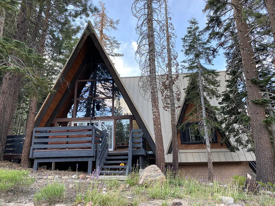 99 Crystal Ln