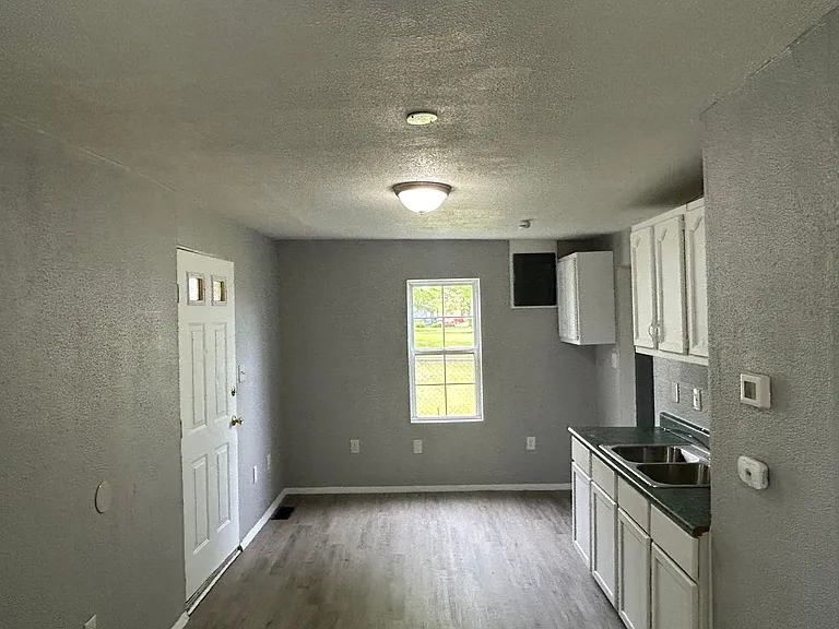 2344 East Ave — Photo 3