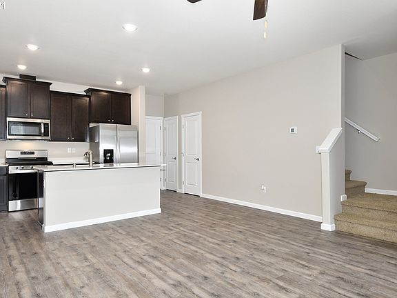 5th image of 15217 NE 72nd Ave