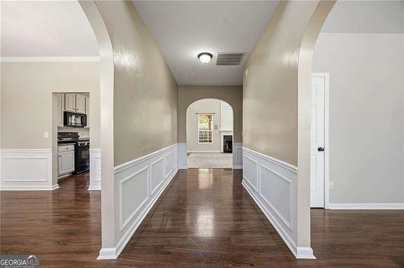 4 bed, 2.5 bath, $2,650 — Photo 2